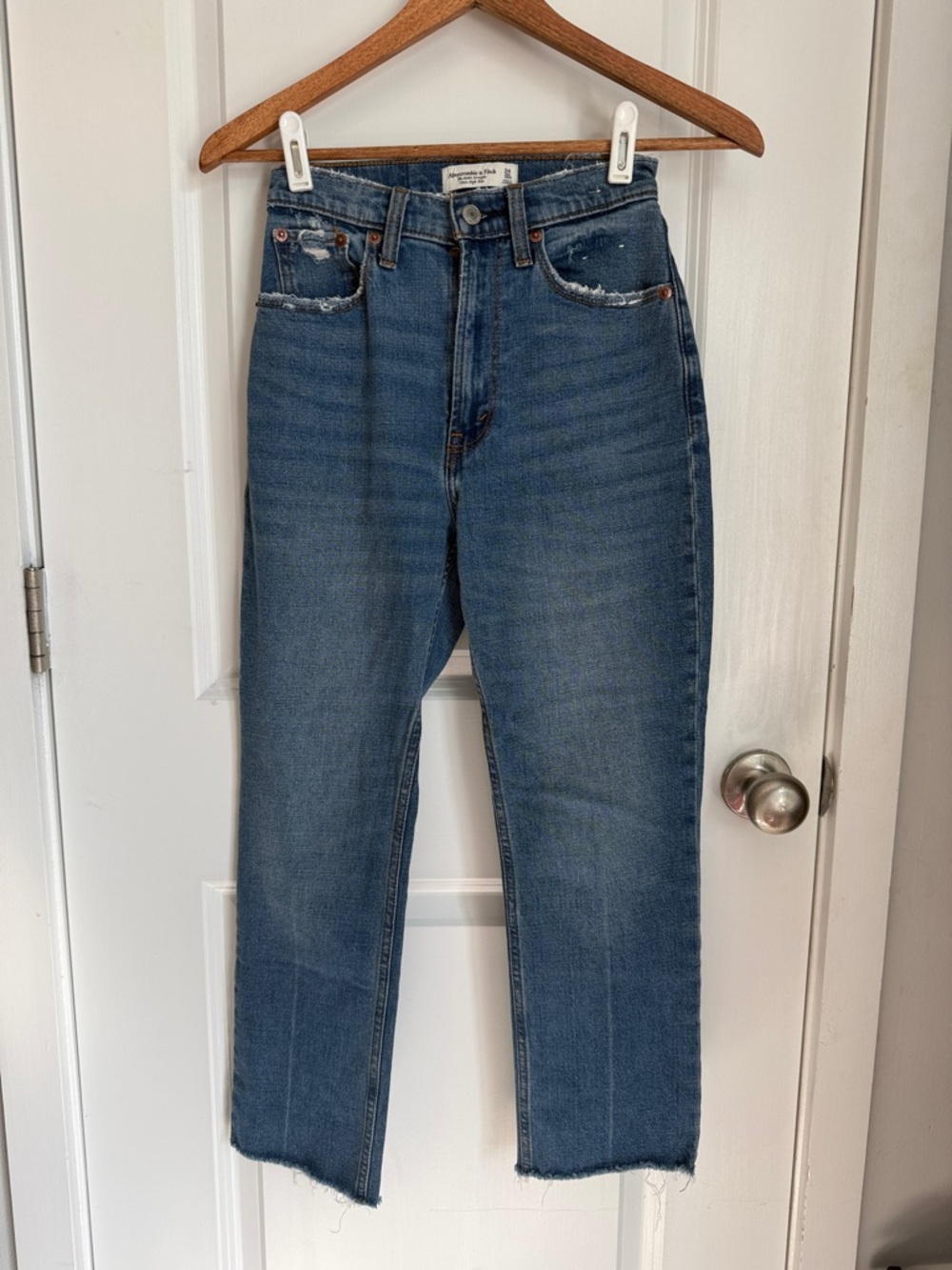 Abercrombie & Fitch Curve Love UltraHigh-Rise Straight Jeans 24/00S